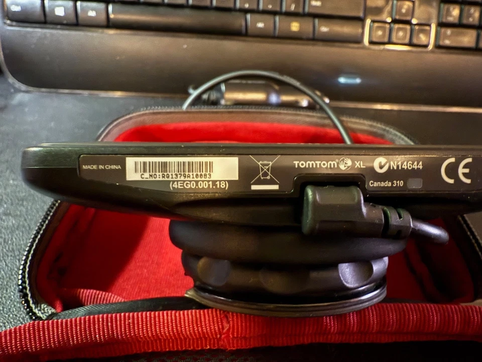 Tom-Tom XXL Car GPS Navigation System Touch Screen (N14644) - USA & Canada - Image 2 of 3