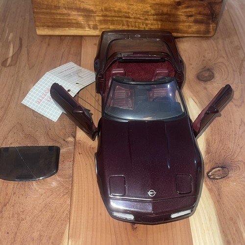 Franklin Mint '93 Chevy Corvette ZR-1 Coupe Targa Dark Ruby 1:24 B11U063 READ - Imagen 3 de 11