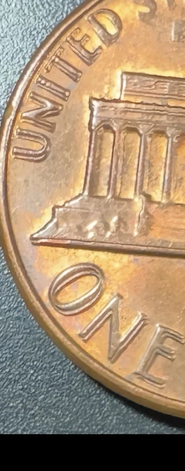 1983 Lincoln Cent. MASSIVE  DOUBLING REVERSE. ERROR COIN - Image 4 of 4