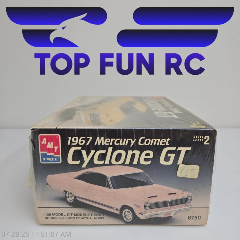 Kit Modelo AMT ERTL 1967 Escala 1/25 Mercury Comet Cyclone GT Foto 2 de 2