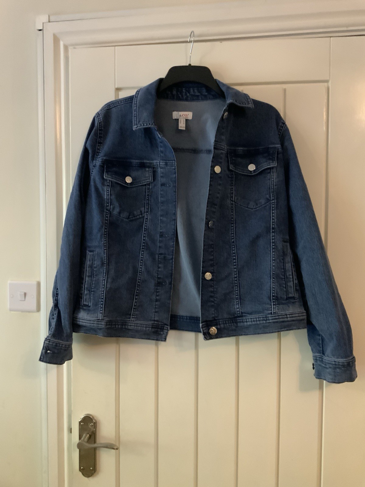 Denim & Co. Denim Jacket With Star Button Size small, NWOT RRP £49.95 image 6