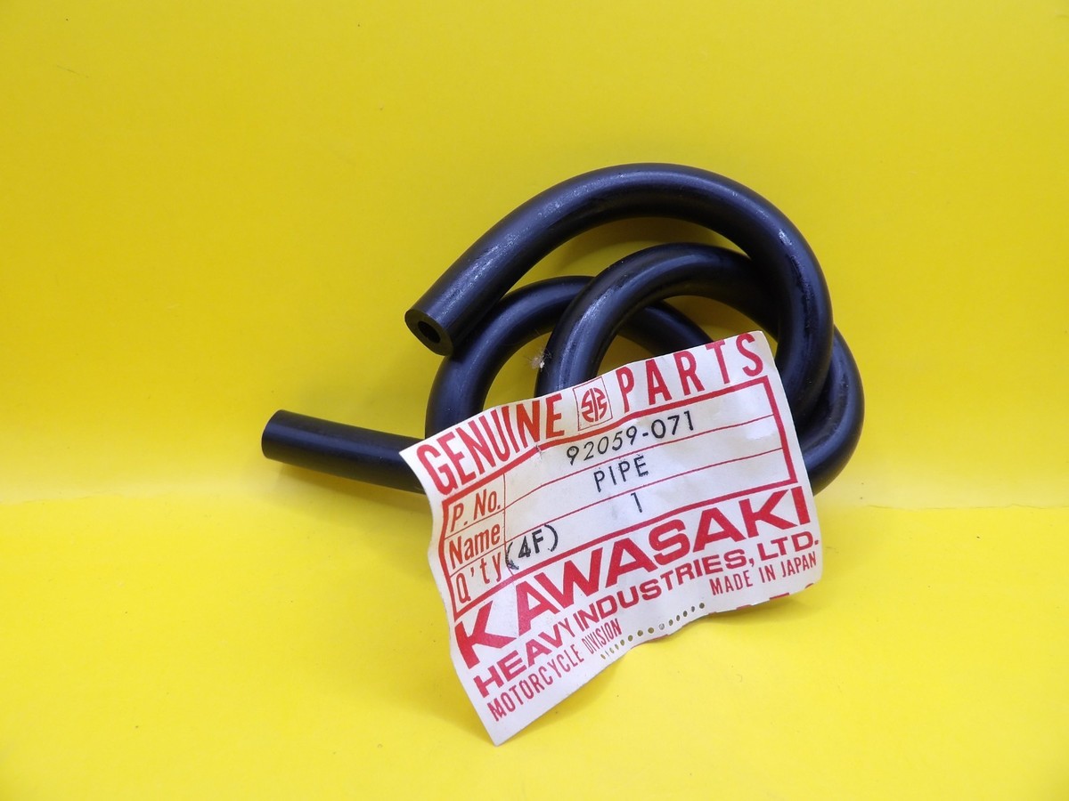 NOS Kawasaki Z1 H2 S1 S3 AR F5 F8 F9 G3 G4 KD KH Genuine Oil Pipe