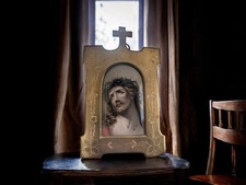 Objet religieux Belle miniature de Jésus en porcelaine peinte à la main