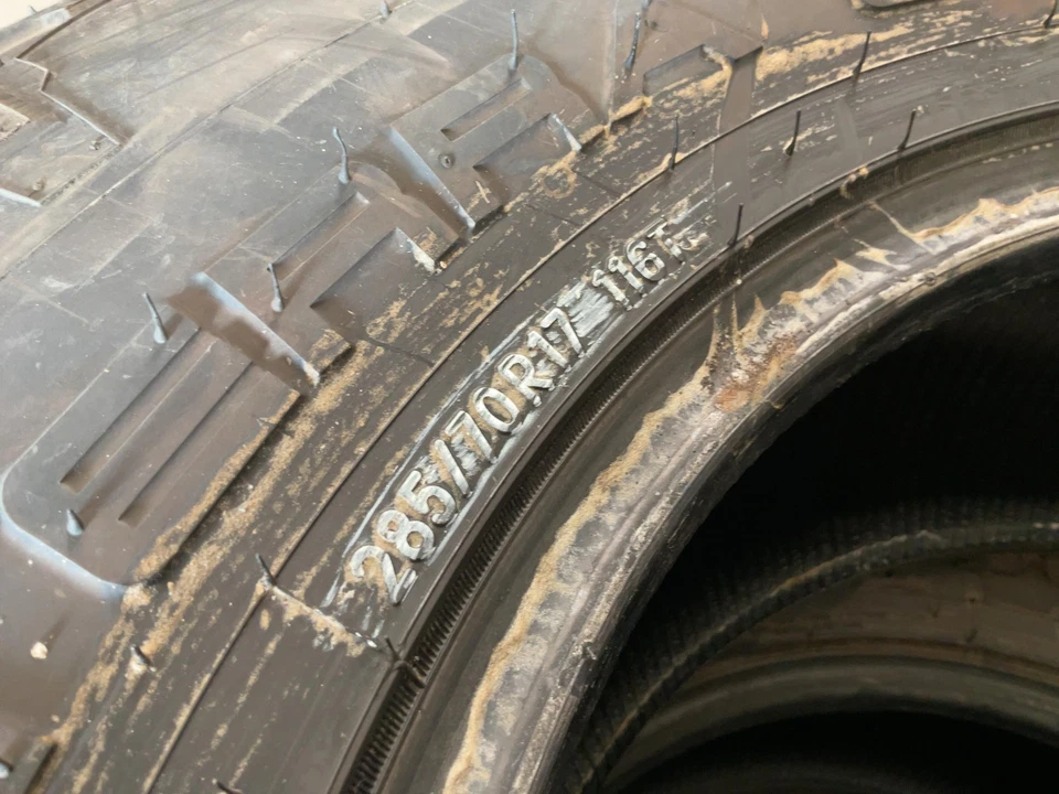 Juego de 4 neumáticos 285/70r17 Nitto Terra Grappler G2 buen usado 023000 Foto 2 de 4