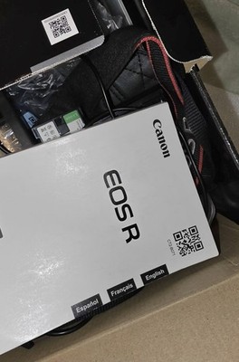 Canon EOS R with kit RF 24-105mm F4 - Used w/ Original Kit Box and accessories