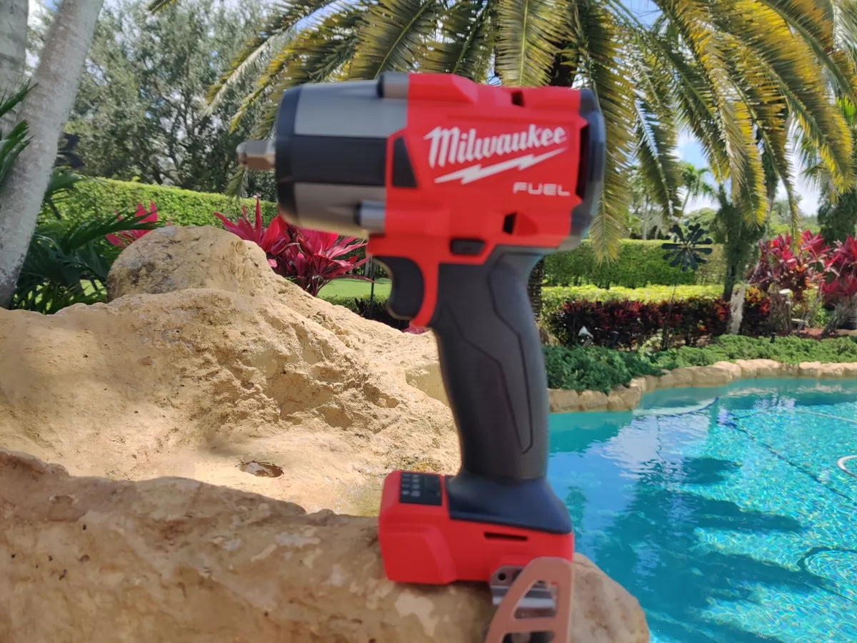 Milwaukee M18 FUEL 3/8 Compact Impact Wrench with Friction Ring - No  Charger, No Battery, Bare Tool Only 