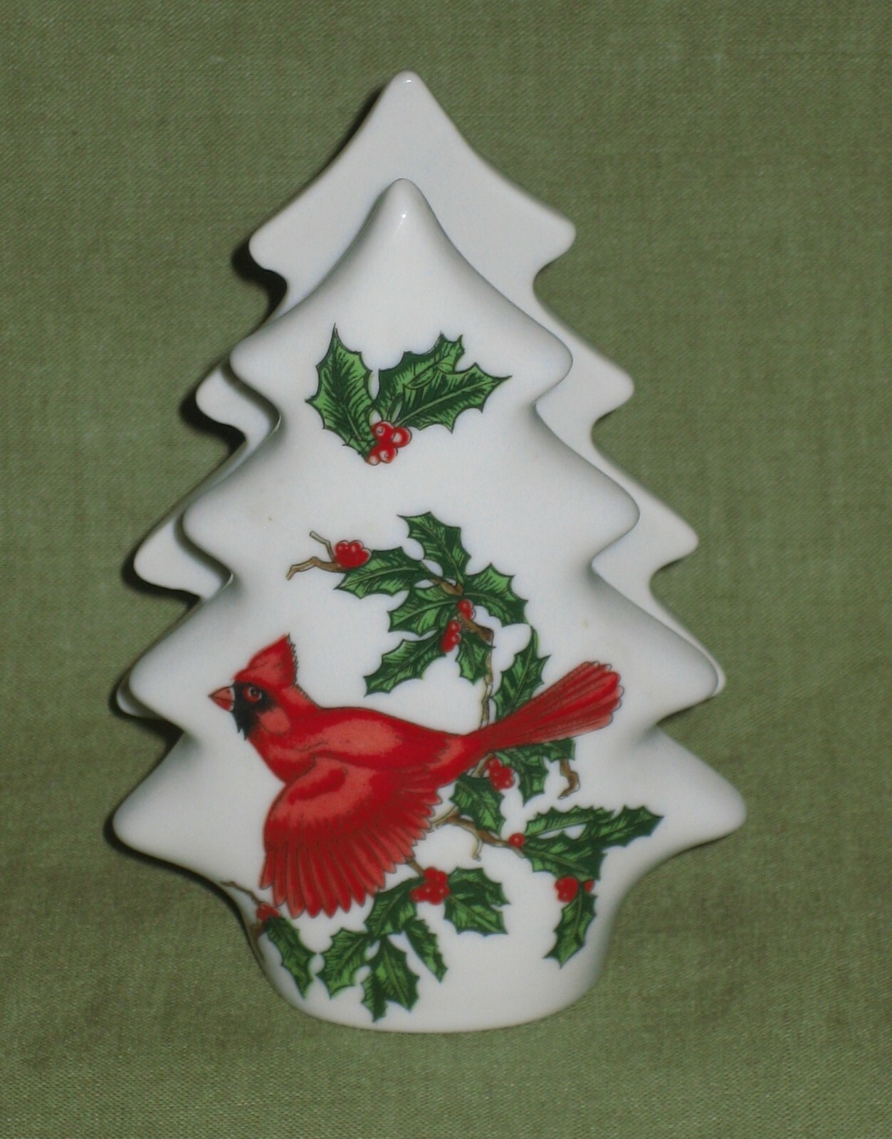 LEFTON CARDINAL & HOLLY CHRISTMAS TREE SHAPED NAPKIN HOLDER WITH LABEL #1206