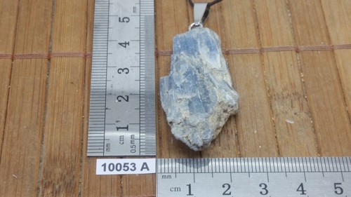 Pendentif CYANITE BLEUE brute + cordon reglable lithotherapie pierre soin reiki - 第 1/4 張圖片