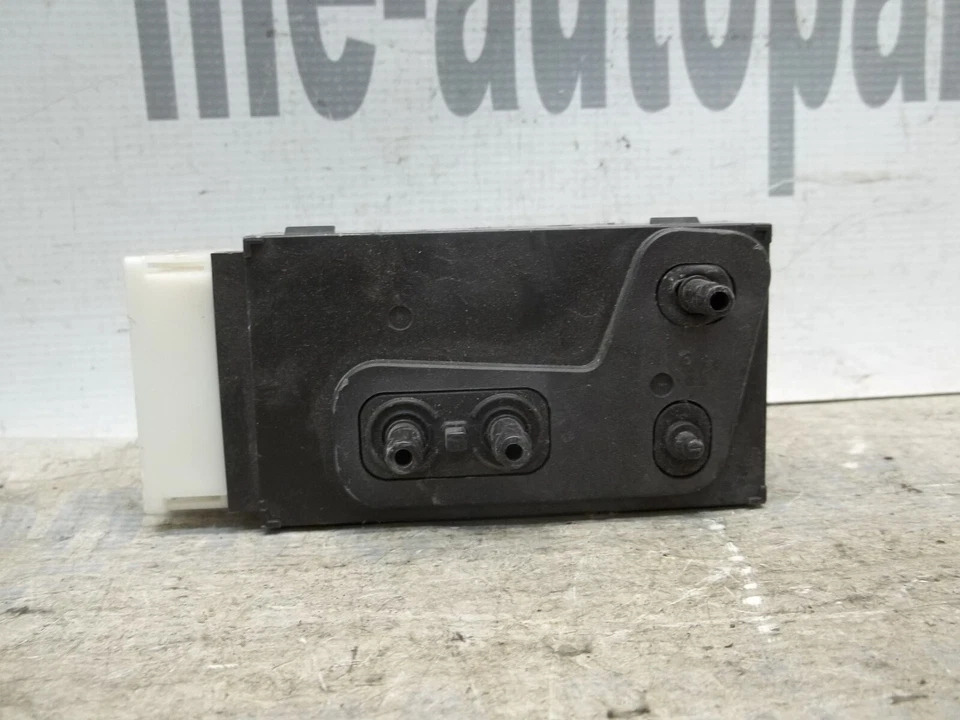 Interruptor de control del asiento delantero izquierdo Cadillac Seville 1998-2004 25646341 OEM Foto 2 de 4