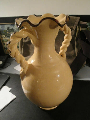 Vase de décoration Art déco en terre cuite