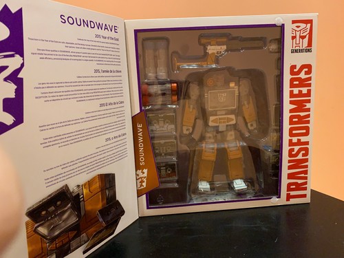 Transformers Generations Soundwave Platinum Edition - Masterpiece - Foto 2 di 5