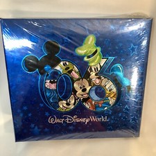 Walt Disney World 2006 Blue Scrapbook Photo Album Holds 200 pics Brand New  44