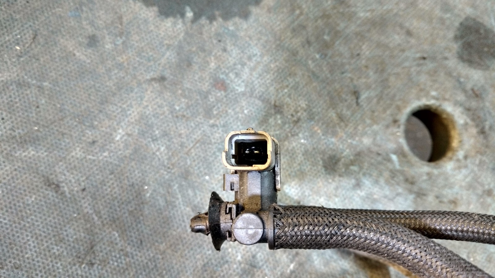 Genuine OEM VAUXHALL VIVARO 2.0l Diesel M9r Fuel Line Pipe Hose 