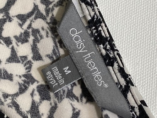 Daisy Fuentes Size Medium Dress Black & White Poly Blend Easy Care Machine Wash - Picture 13 of 21