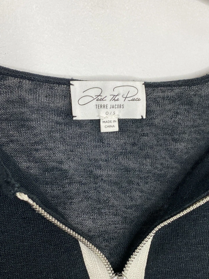 Suéter negro Feel the Piece by Terre Jacobs para mujer con dobladillo alto-bajo 3/4 cremallera Foto 3 de 4