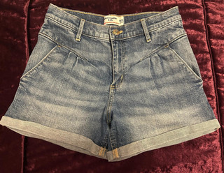 GIRLS DENIM SHORTS AGE 15/16YRS BY ABERCROMBIE EXC.COND.