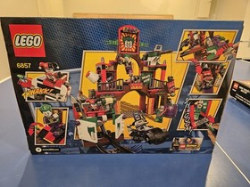 LEGO DC Comics Super Heroes: The Dynamic Duo Funhouse Escape (6857)