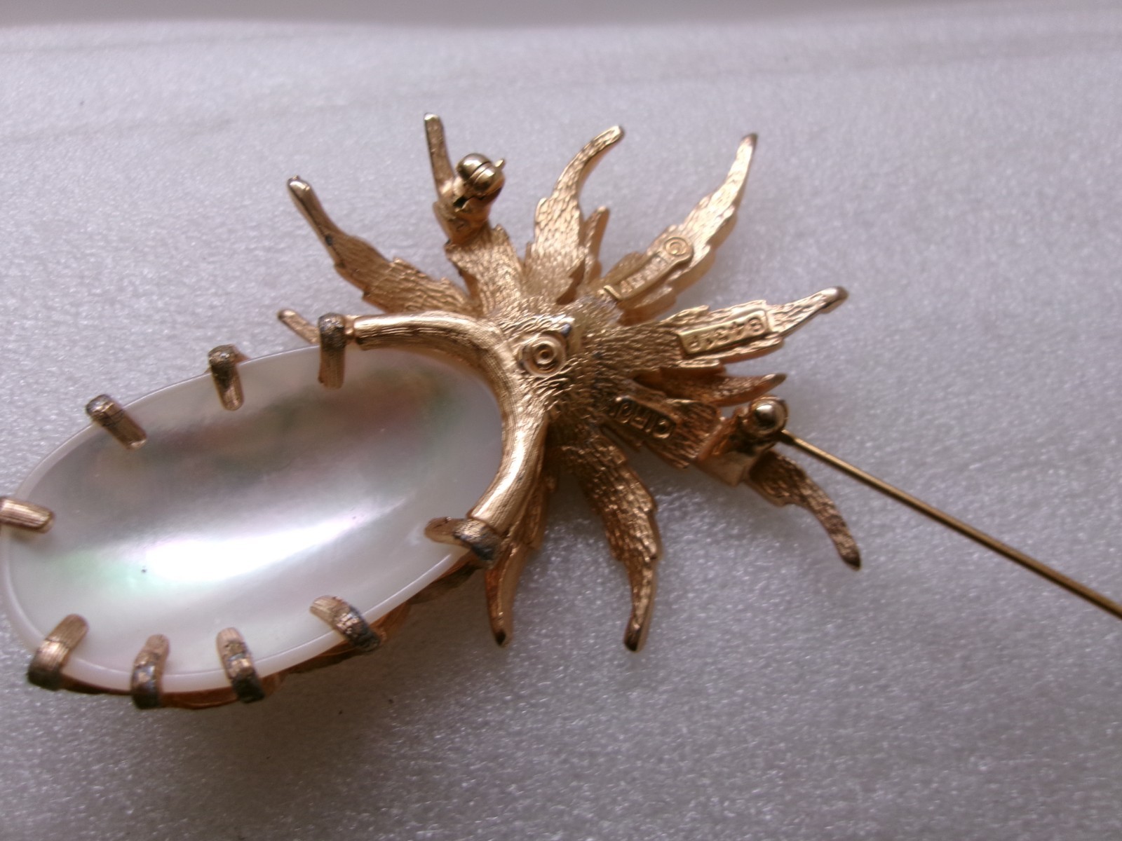 Boucher Pineapple Brooch MOP Shell Tiny Rhineston… - image 11