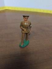 NICE 1930s BARCLAY LEAD DIME STORE G.I. SOLDIER ARMY DOCTOR