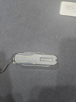 COLUMBIA 6-Function Pocket Tool- Knife -Scissors- LED Flash-Light needs battery