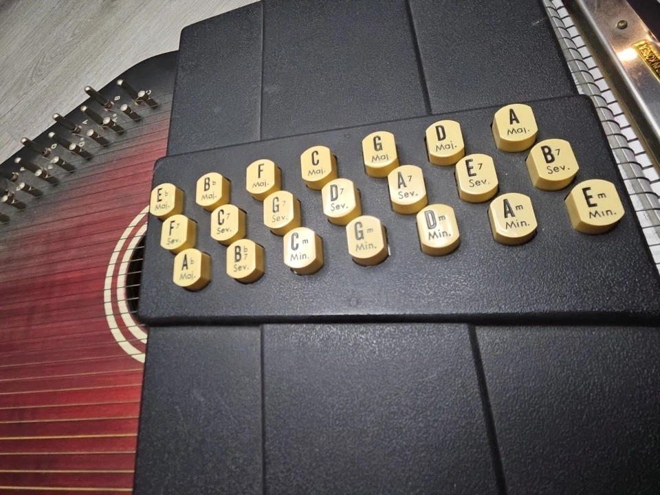 FOR PARTS or REPAIR | Oscar Schmidt 21 Chord Autoharp | OS21C | Tobacco Sunburst - Image 3 of 4