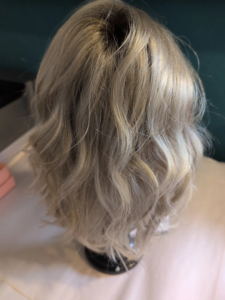 Peruca KENDALL por HENRY MARGU 10/613GR Loira Renda Frente Mono Top NOVO Nunca Usado - Imagem 2 de 4