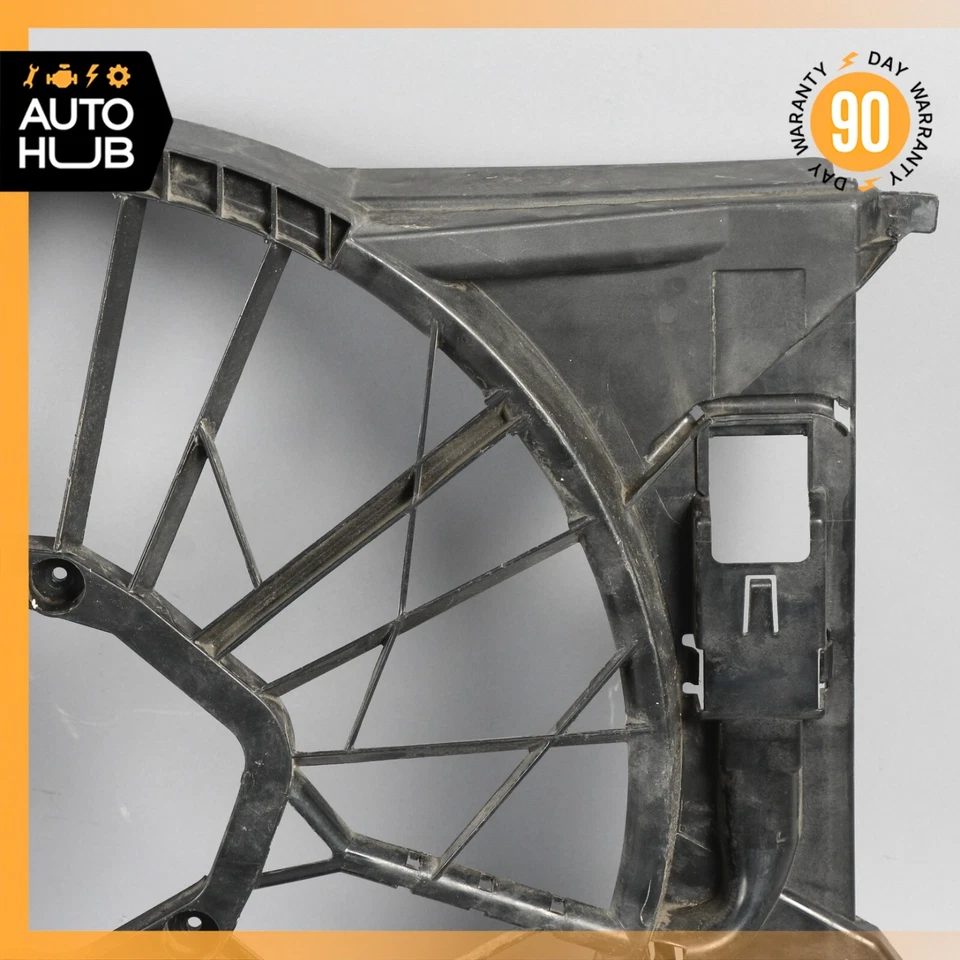 03-11 Cubierta del ventilador del radiador del motor Mercedes W211 E550 E55 AMG 2115001693 OEM Foto 3 de 4