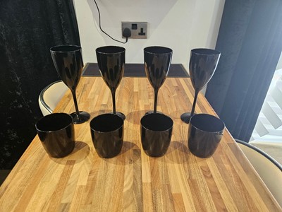 Schwarzes großes passendes Glas Weinflöten und Becher Set 8-teilig