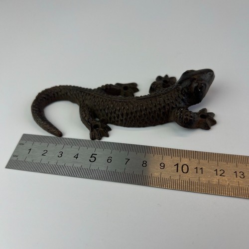 Vintage Cast Iron Lizard Figure Statue Decorative Collectible Animal Home Decor - Picture 6 of 7