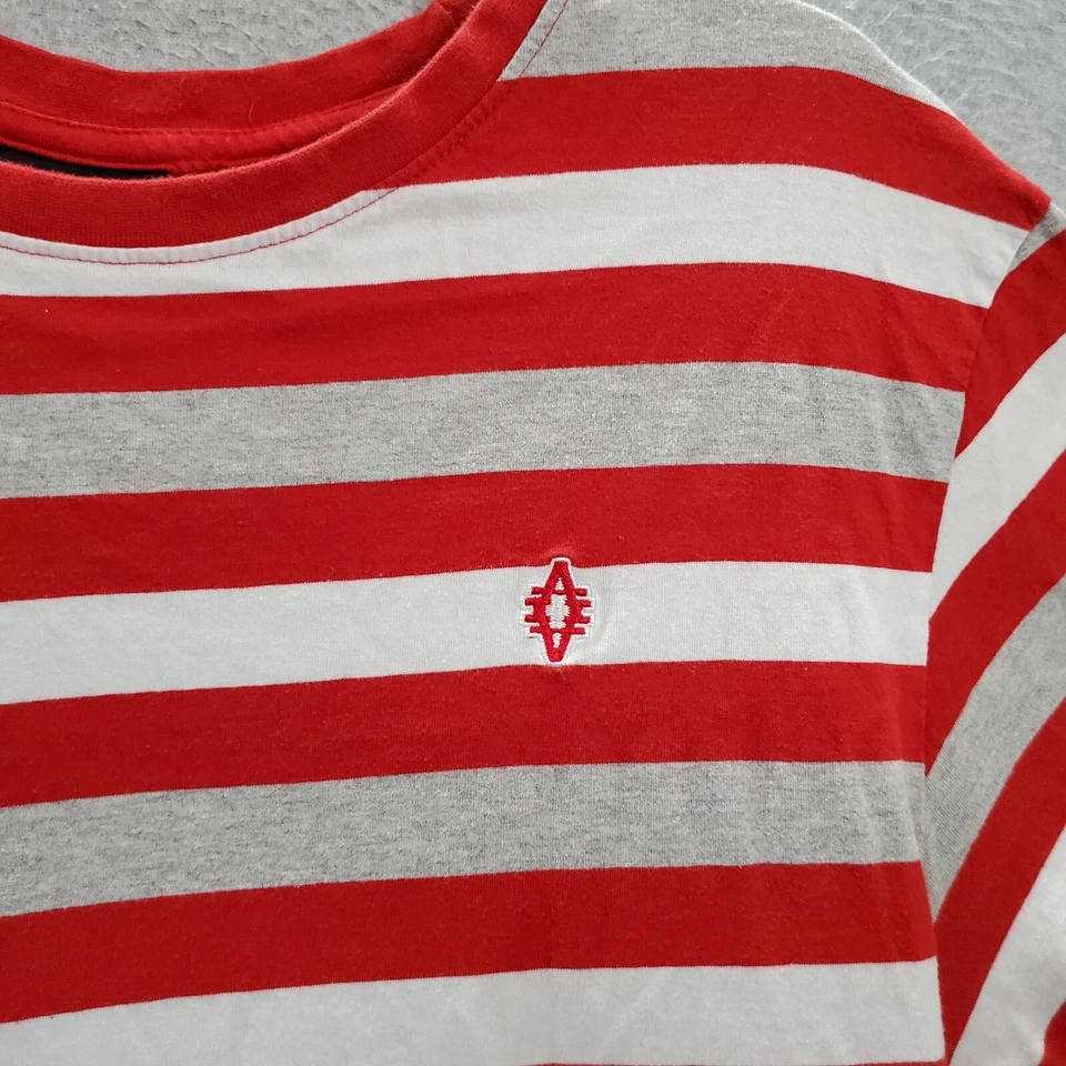 Camiseta Akademiks Hombre XL Roja Rayas Logo Manga Corta Cuello Redondo Camiseta Foto 2 de 4