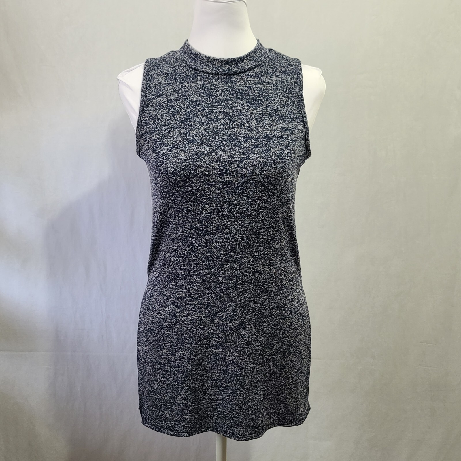 Papermoon Stitch Fix High Neck Sleeveless Top Women's Size Medium Side Slit Knit Papermoon Stitch Fix High Neck Sleeveless Top Women's Size Medium Side Slit Knit