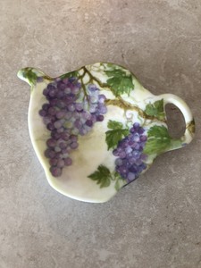 Italian Teabag Holder/Spoon Rest Pretty Grapes
