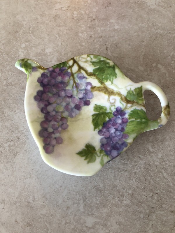 Italian Teabag Holder/Spoon Rest Pretty Grapes