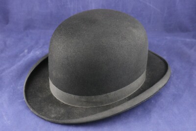 VINTAGE SCHWARZER FILZ BOWLER HUT VON TC WESTCOTT OKEHAMPTON