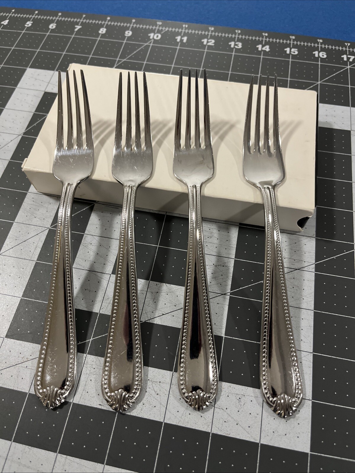 Lenox Bead Plume (4) Dinner Forks 18/10 Stainless Flatware Replacements