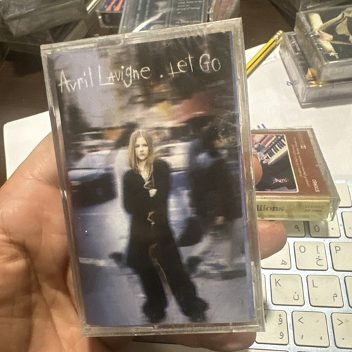 Let Go by Lavigne, Avril (Cassatte, 2002)