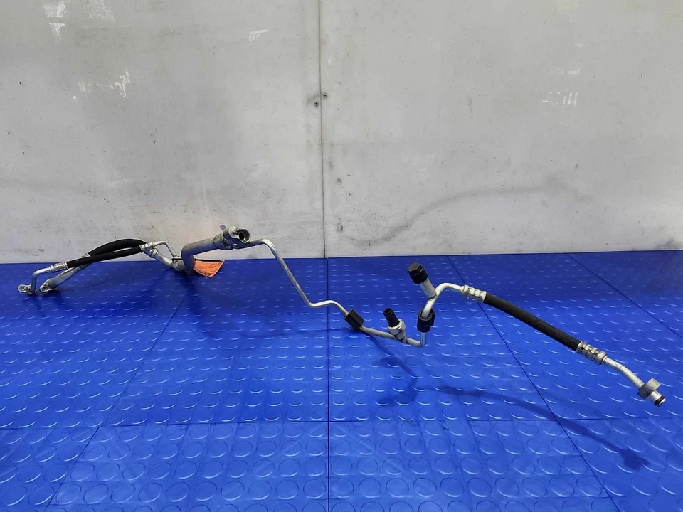 Manguera líquida aire acondicionado 12-15 Mercedes Benz ML W166 OEM 1668300100 Foto 4 de 4