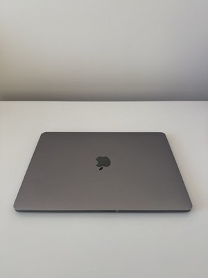Apple MacBook Pro 13'' Space Gray Laptop SSD Retina Display macOS USB-C