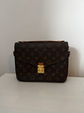 Louis Vuitton Pochette Metis 