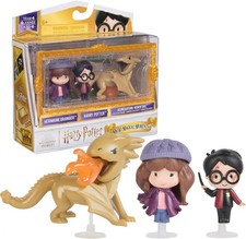Wizarding World Harry Potter, Harry, Hermione  Hungarian Horntail Dragon