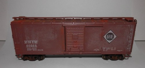 Coche de caja Athearn escala HO desgastado Erie 60592 con ruedas mejoradas y Kadees | Zustand: Used