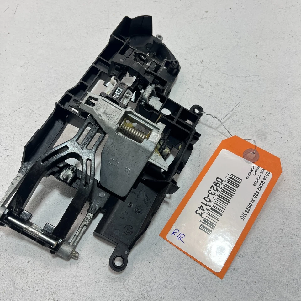 BMW 535i xDrive 2011-2016 manija de puerta de pasajero trasero derecho OEM Foto 2 de 4