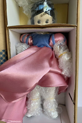 1998 Porcelain Snow White 75th Anniversary Disney Princess