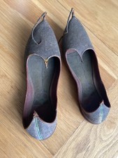 VINTAGE ALADDIN KUSHA  MOJARI TYPE CURLY TOED LEATHER INDIAN SHOES HANDCRAFTED