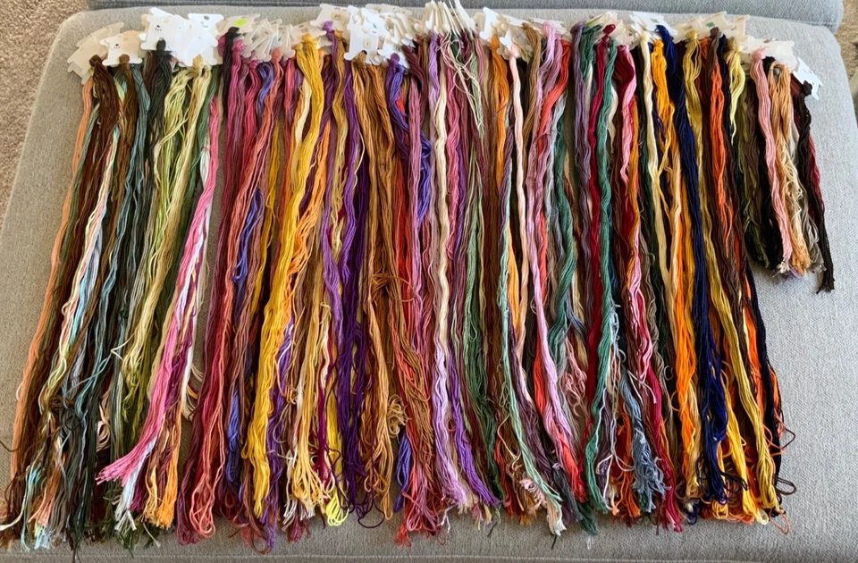 Lot 180 DMC EMBROIDERY CROSS STITCH FLOSS THREAD Mixed Colors - Image 2 of 4