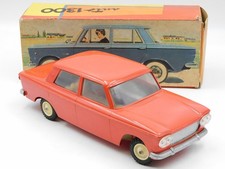 Ingap Fiat 1300 auto giocattolo 1/15 in scatola plastic toy car batt op Pocher