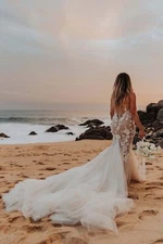 Berta Privee Wedding Dress. Style 21-P105. STUNNING DRESS, WORN ONCE! 