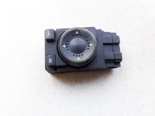 Volkswagen Passat 1996 Wing mirror control switch (Exterior Mirror #789335-45