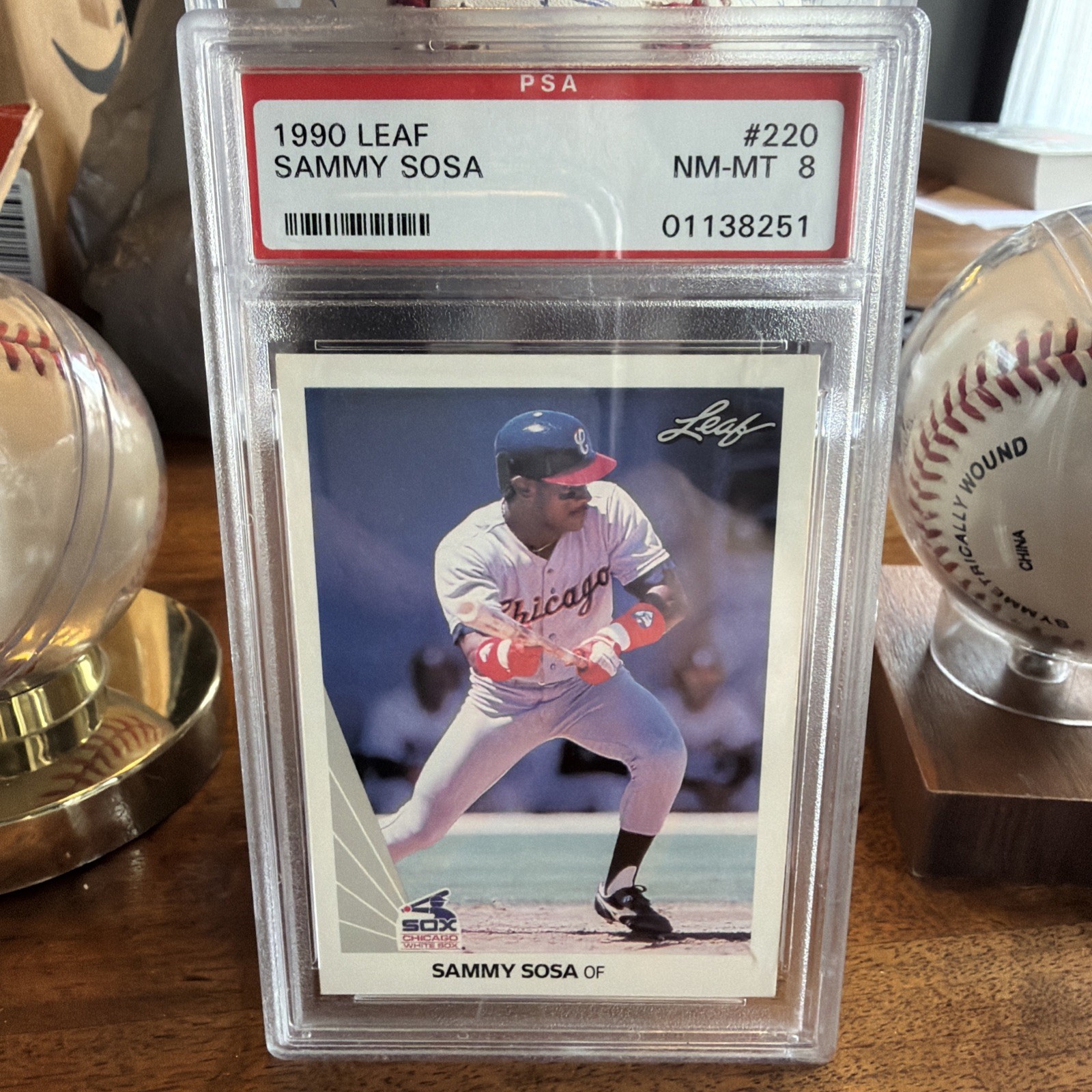 1990 LEAF SAMMY SOSA RC #220 GRADED PSA 8 NM-MT FREE SHIPPING