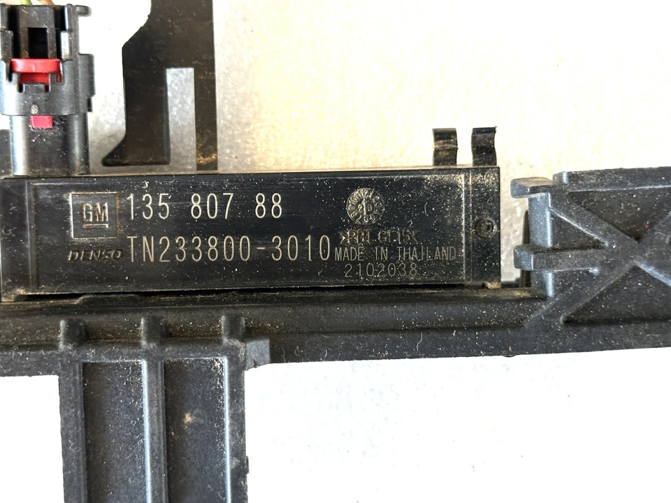 GMC SIERRA 1500 2022 módulo de antena receptor de entrada inteligente sin llave OEM #13580788 Foto 2 de 4